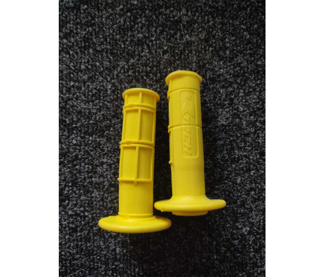 Грипсы R-Tech SOFT длина 115 мм - универсальные (Yellow) Грипсы R-Tech SOFT длина 115 мм - универсальные (Yellow)